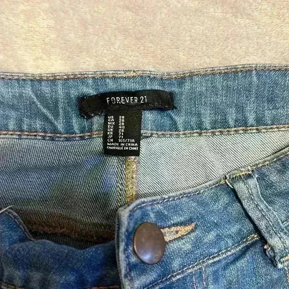 Forever  21 Jean Shorts Size 28 - Picture 2 of 3